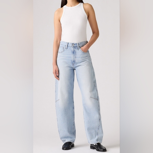 Levi's Light Blue Cinch Barrel Women's Jeans - Picture 13 of 16